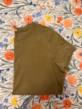 lululemon athletica Olive Green Short Sleeve Tee